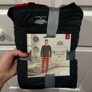 ROYAL CLASS NWT Men’s 2 Piece Sleepwear Pajama Set Long Sleeve Crew &Plaid Pants